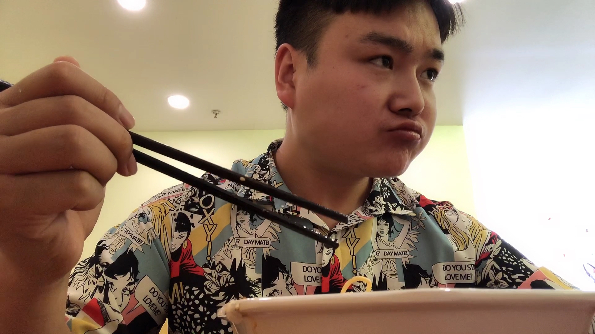 小猪终于下馆子,点了一份透心凉面,名字挺别致,吃起来怎么样呢