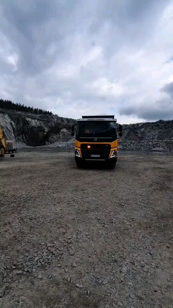 不错的渣土车~沃尔沃重卡