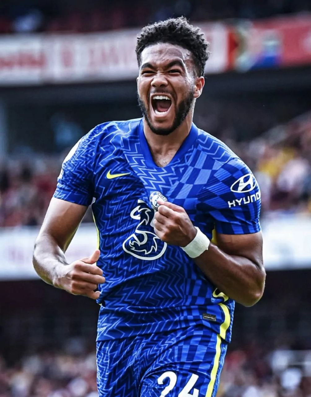 这位23岁的球员已经为俱乐部出场147次.他是2021年切尔