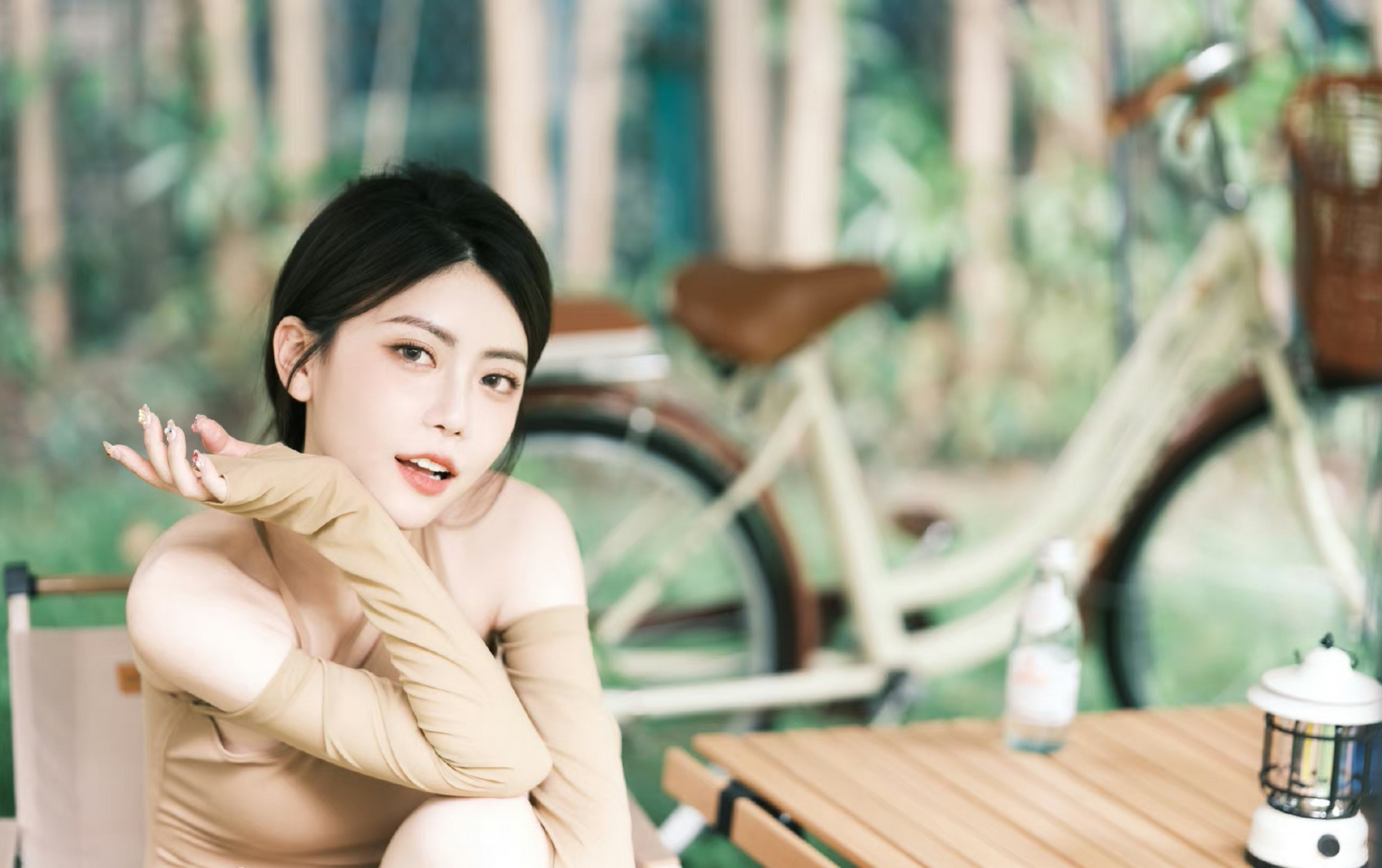 周淑怡# 光滑细嫩的大长腿,甜美可爱的美少女