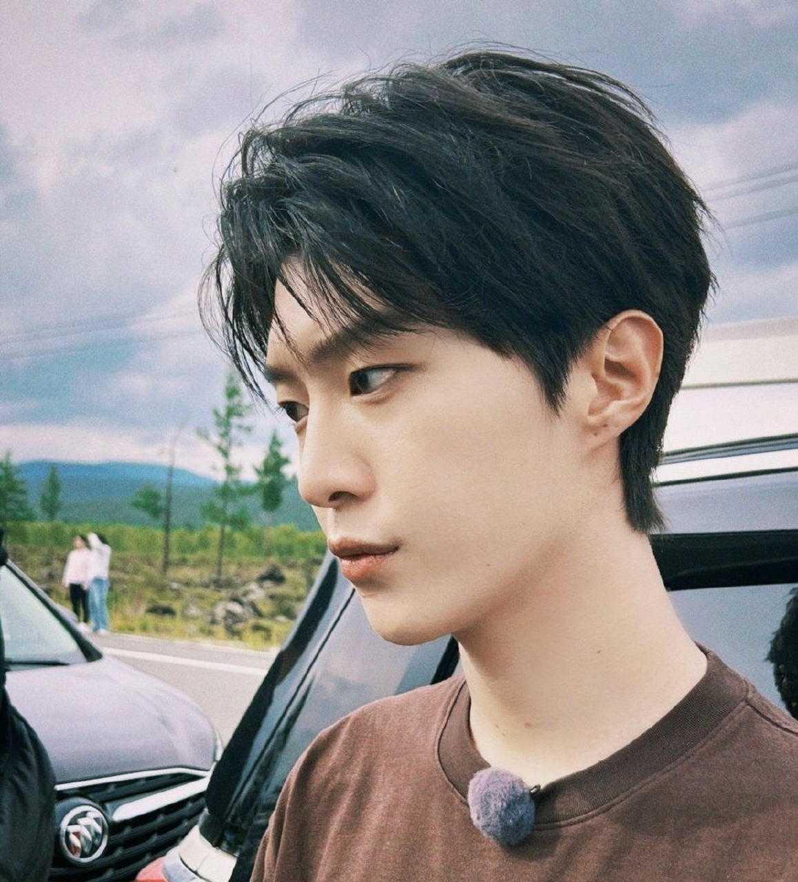 范丞丞晒与沈腾搞怪照片,并配文:"超能腾哥,现在出发"!简直太好笑啦!