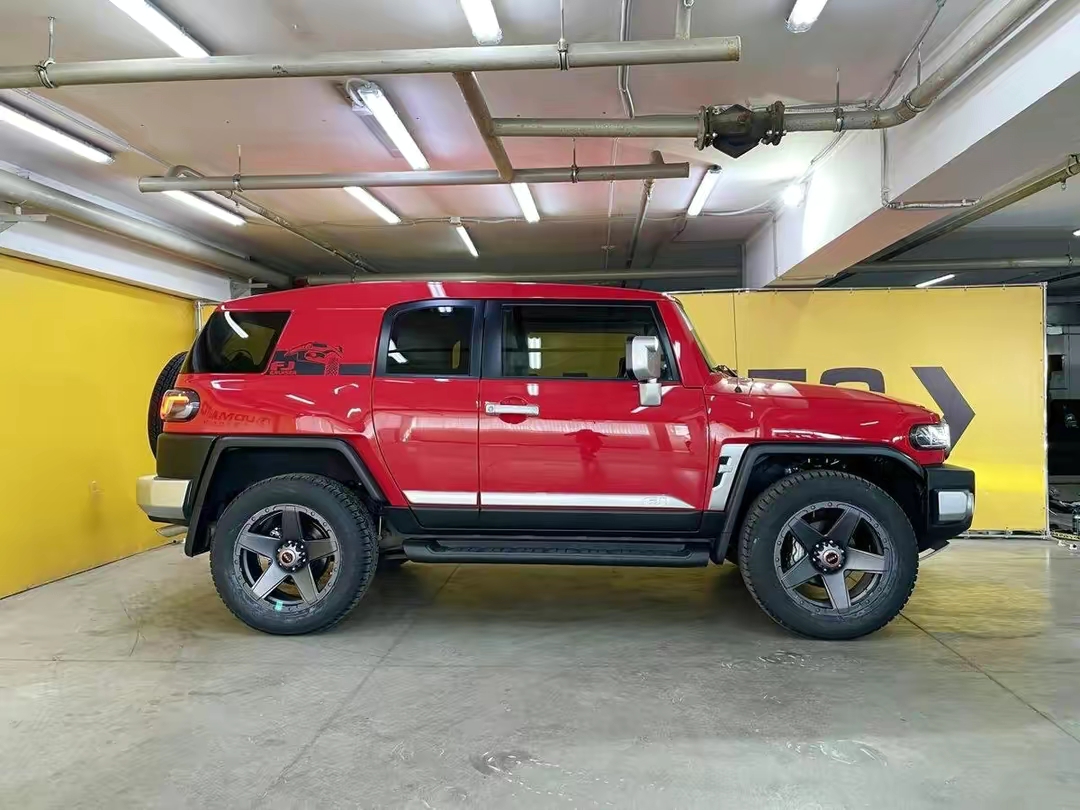 老瓶装新酒!2024丰田fj酷路泽"完美升级",对开门潮范十足