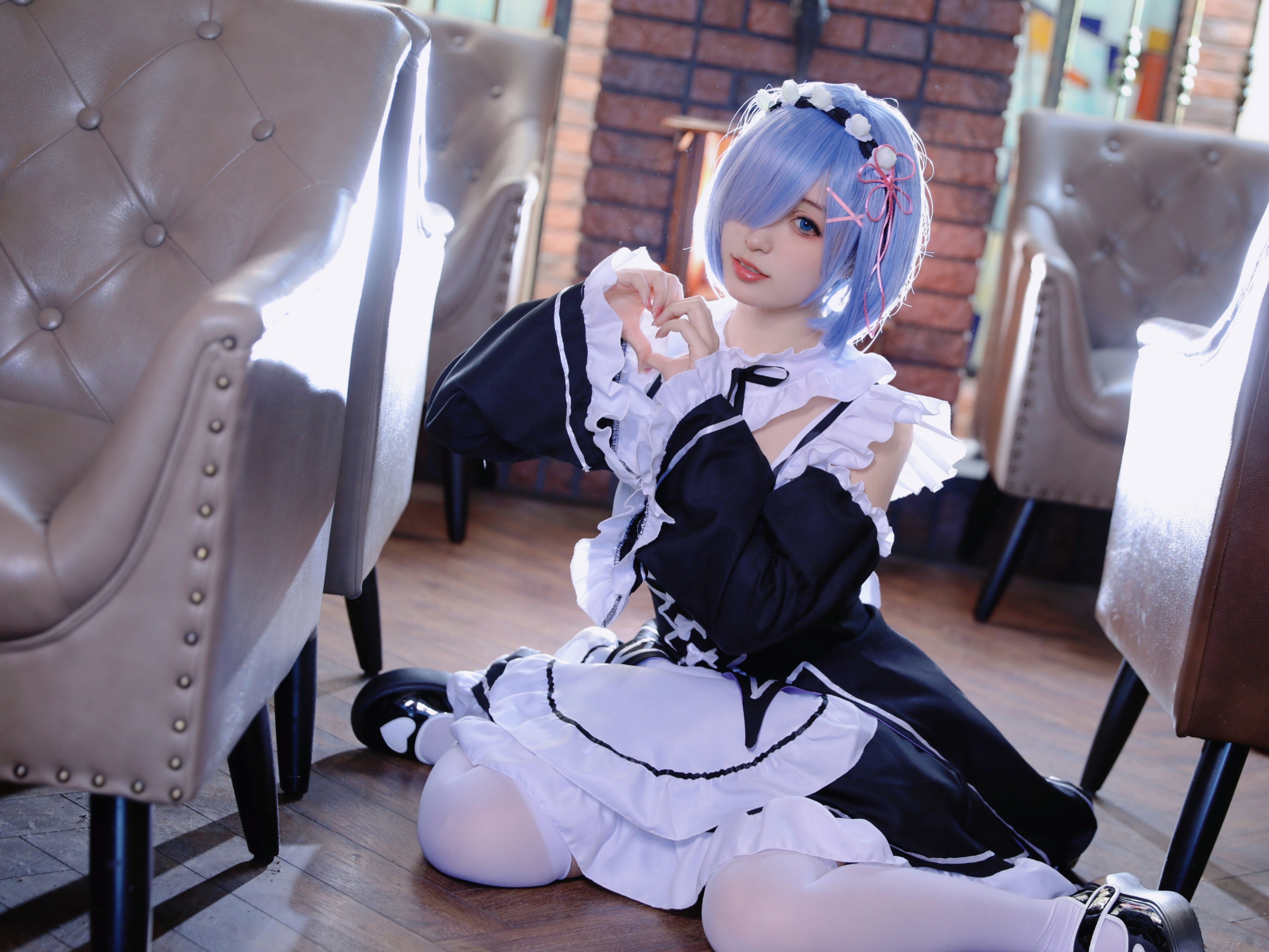 雷姆cos,像这样可爱的"白丝"女仆,谁会不想要呢?