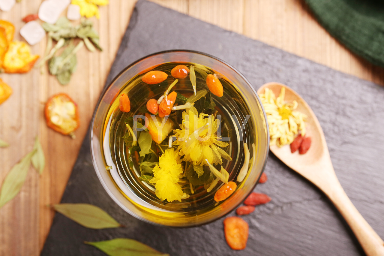 金银花和它是天生一对,坚持喝,肝脏干净了,睡眠也好了