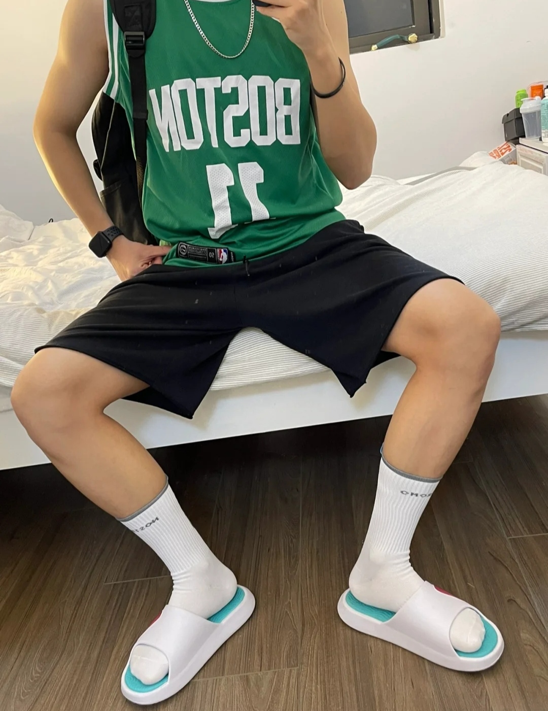 11号白袜体育生带你打篮球