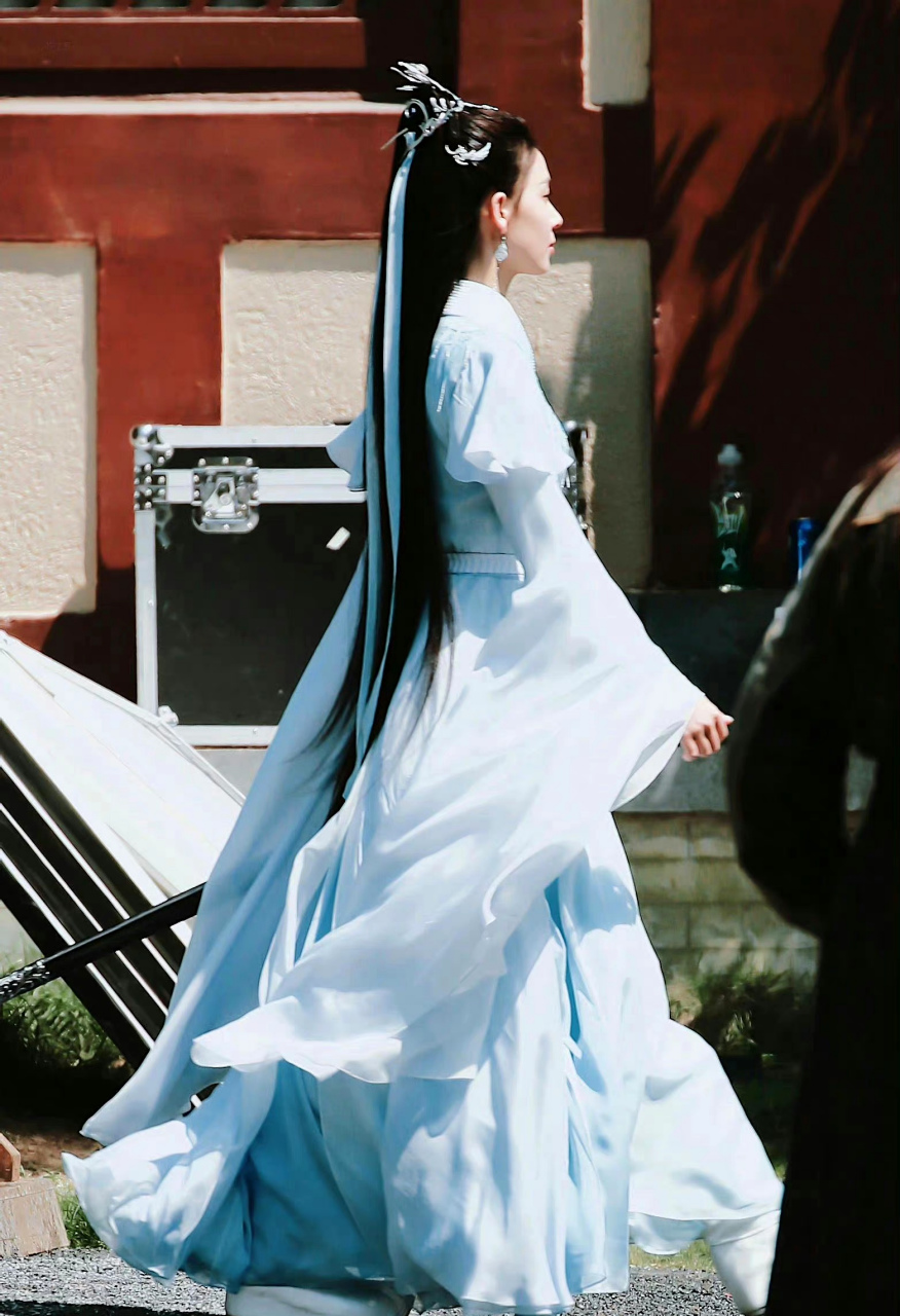 陈瑶在皓衣行里的妆造也好好看