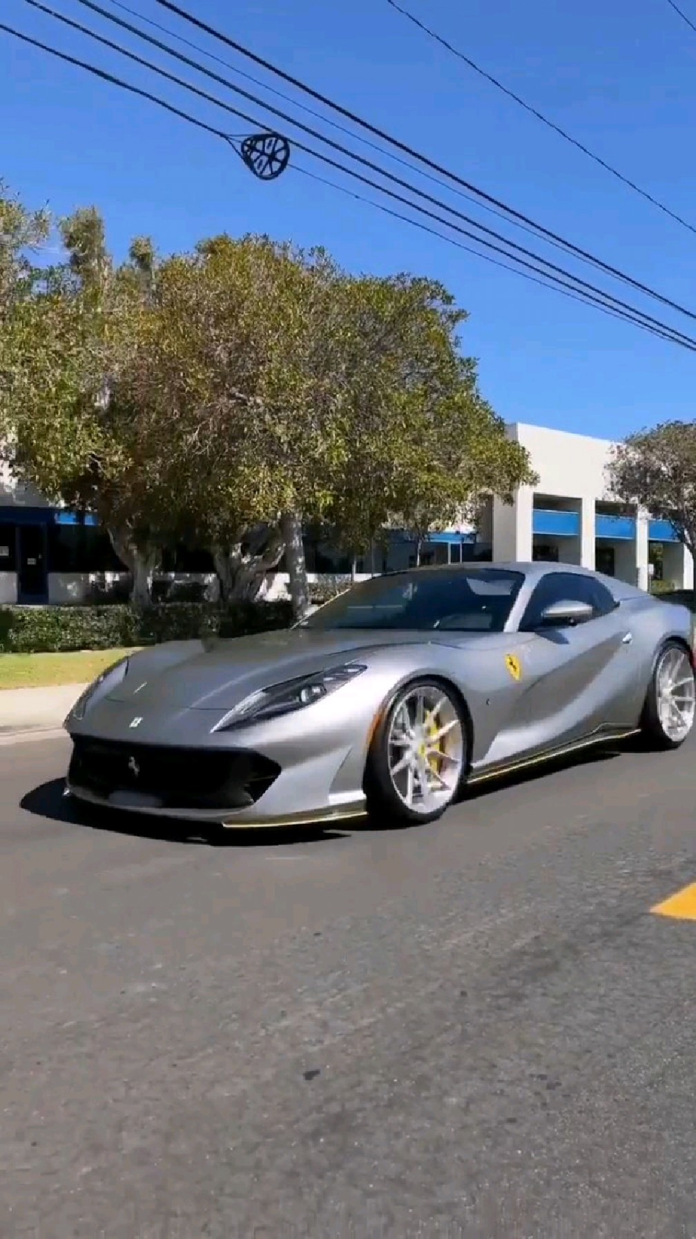 法拉利812gts硬顶敞篷