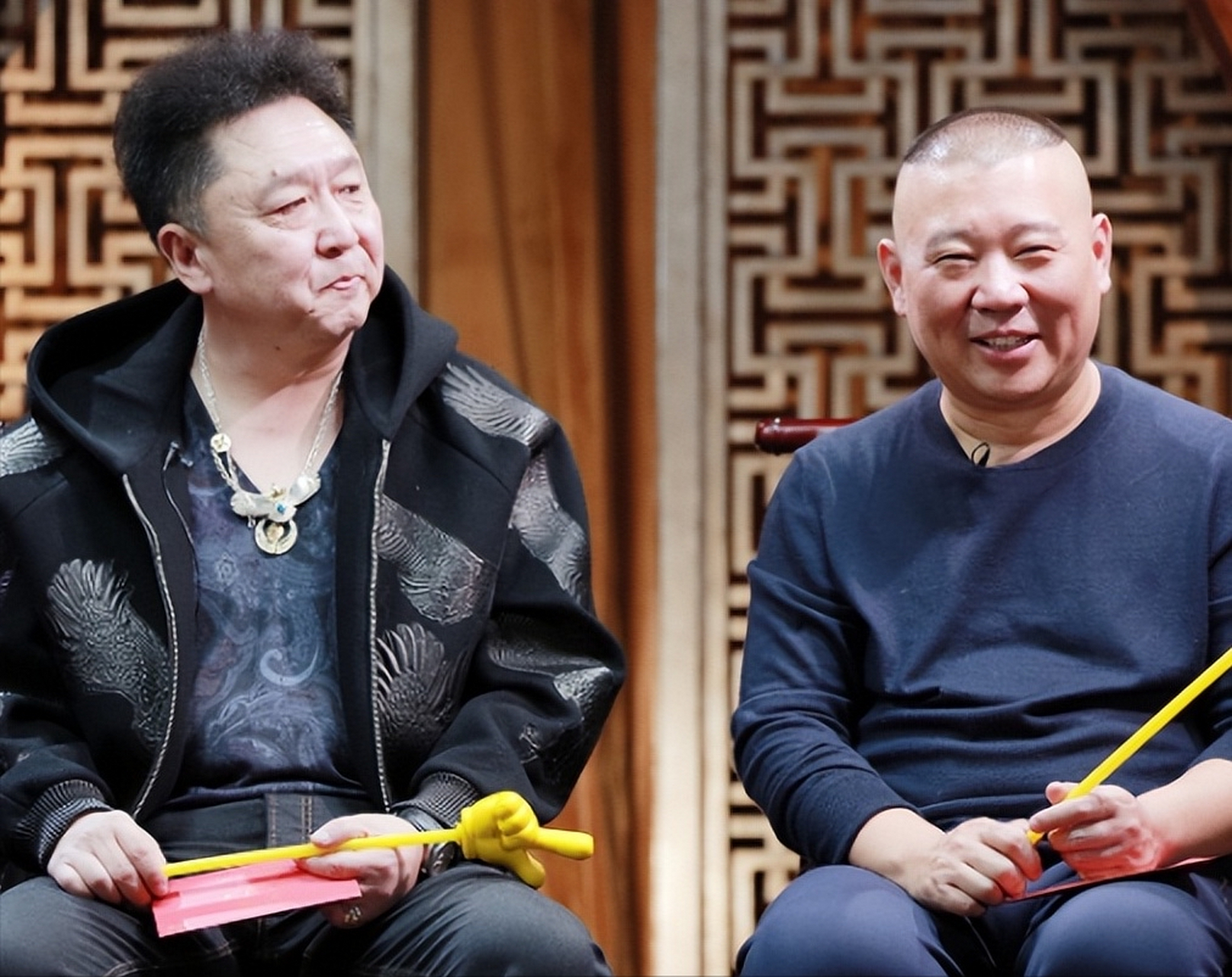 一次,鲁豫问于谦:"平时聚会时,你会喊郭德纲一起么?