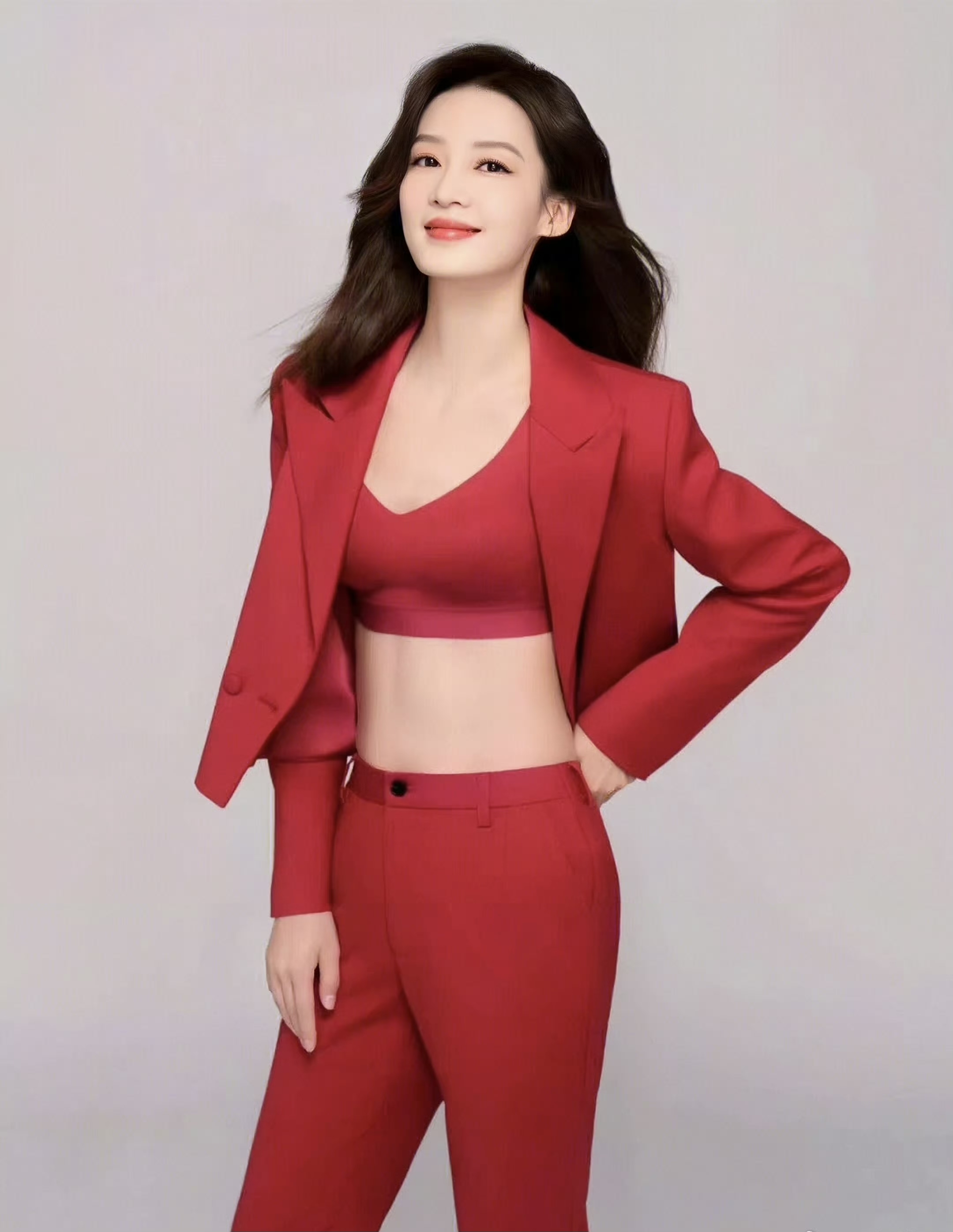 李沁内衣代言,尽显好身材!