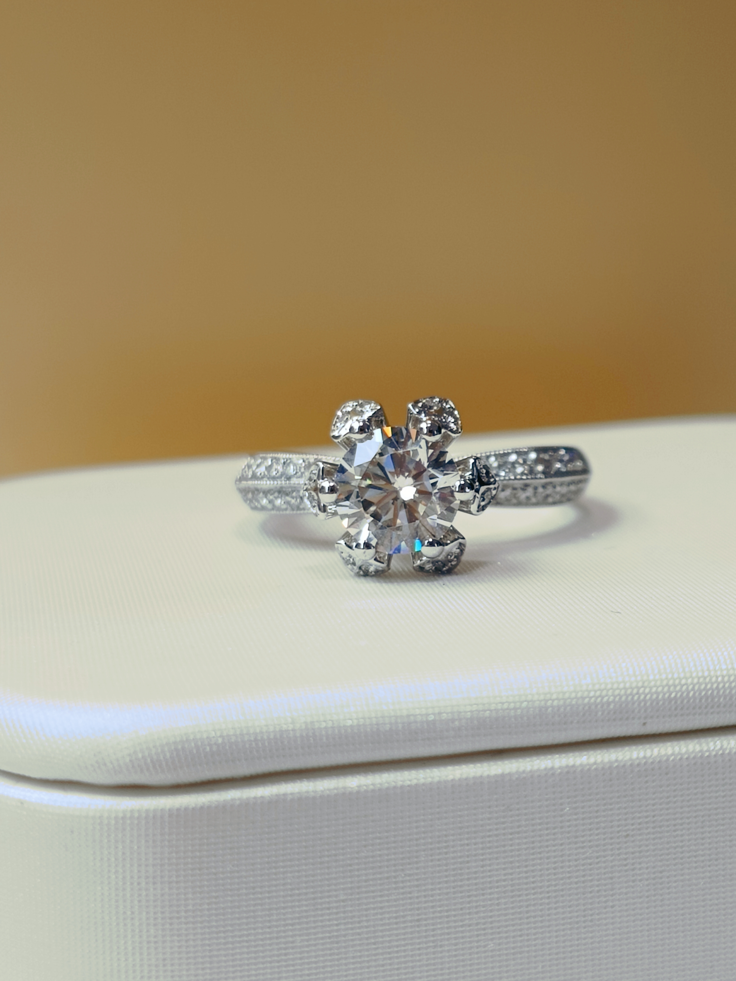 五月备婚必看15六款显大围镶钻戒