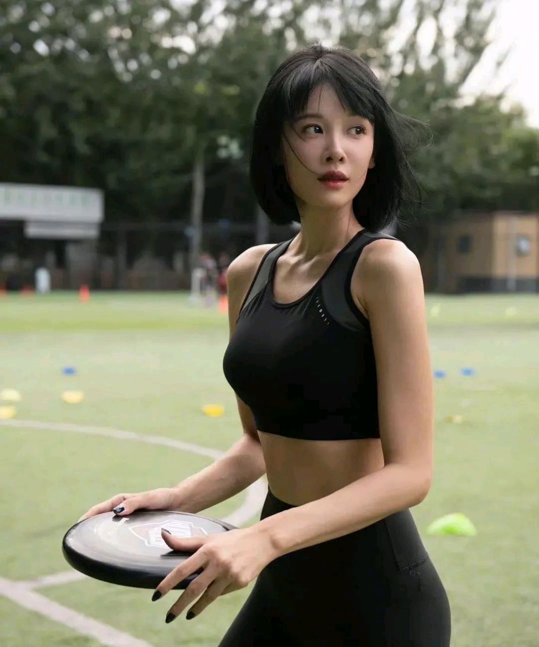 你们想和张蓝心一起玩飞盘这项现在最火的运动吗? #动态创作月