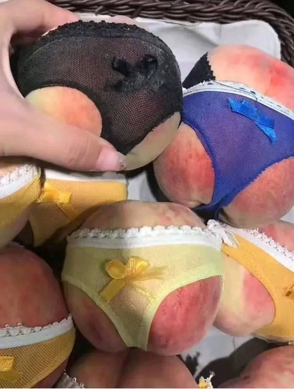 你这个桃不太正经啊!很诱人#恶搞搞笑