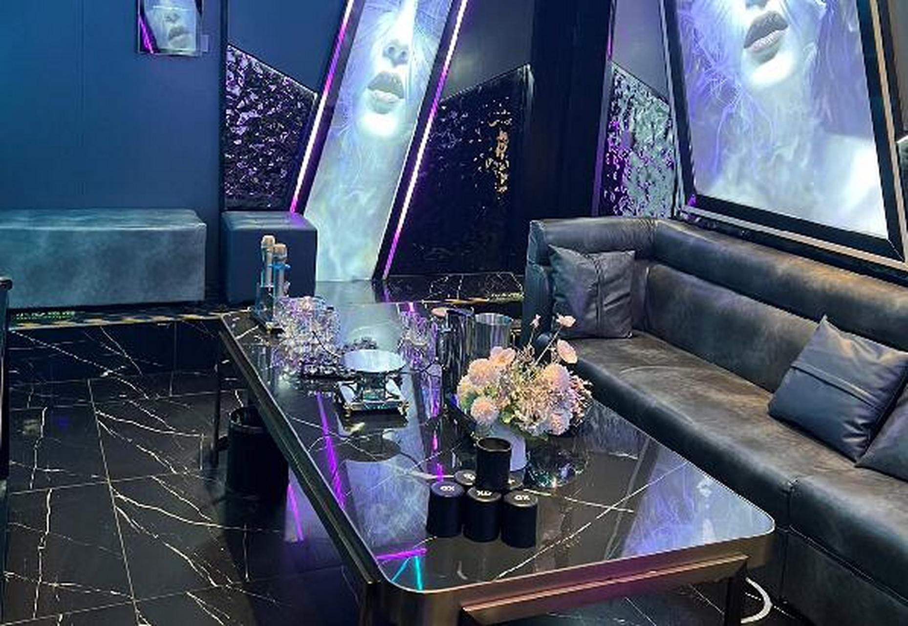 佛山商务ktv预订-佛山8号公馆ktv包厢预定-佛山ktv哪家好  佛山是一个