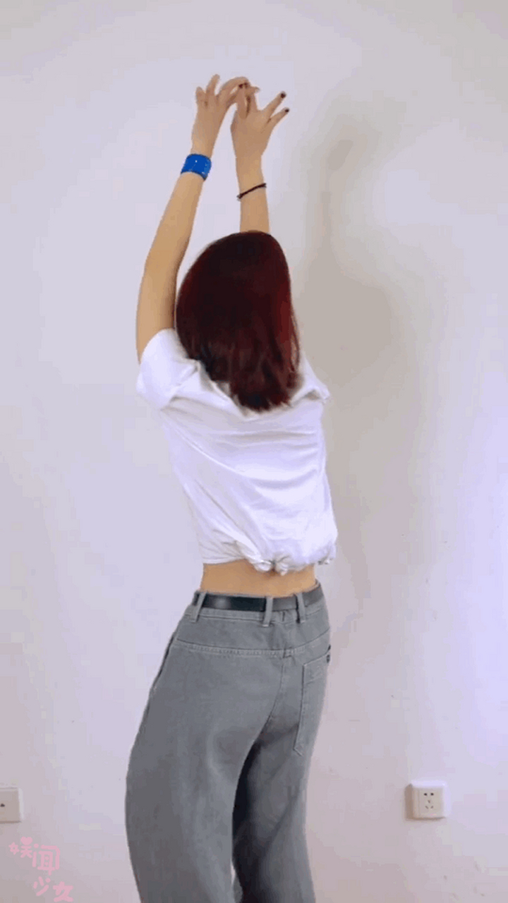 李庚希跳舞,跳的很好,下次不许再跳了,又成功敷衍我们一次#gif创作人