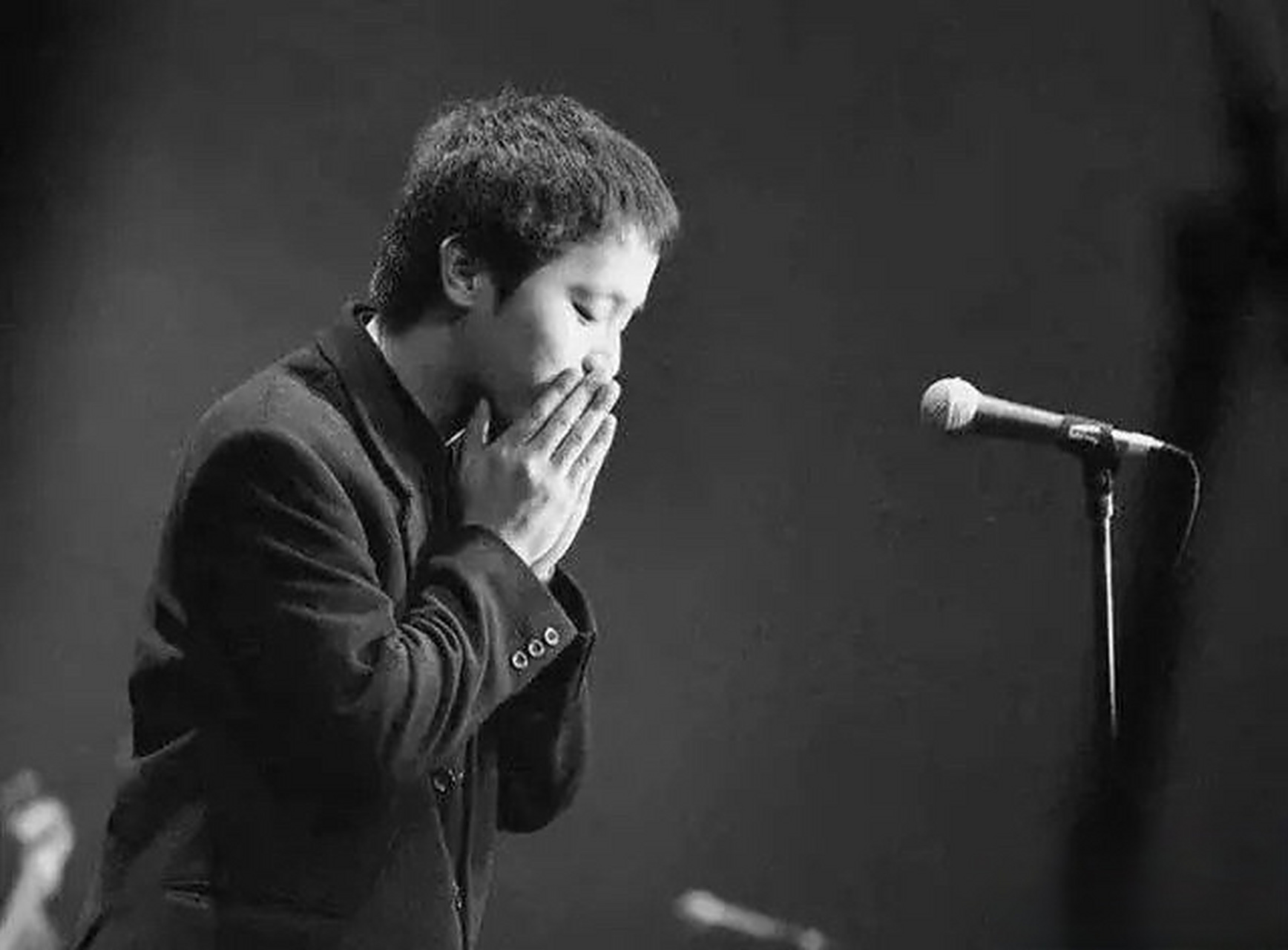 窦唯近况.近日,有网友偶遇53岁窦唯现身上海某美术馆.