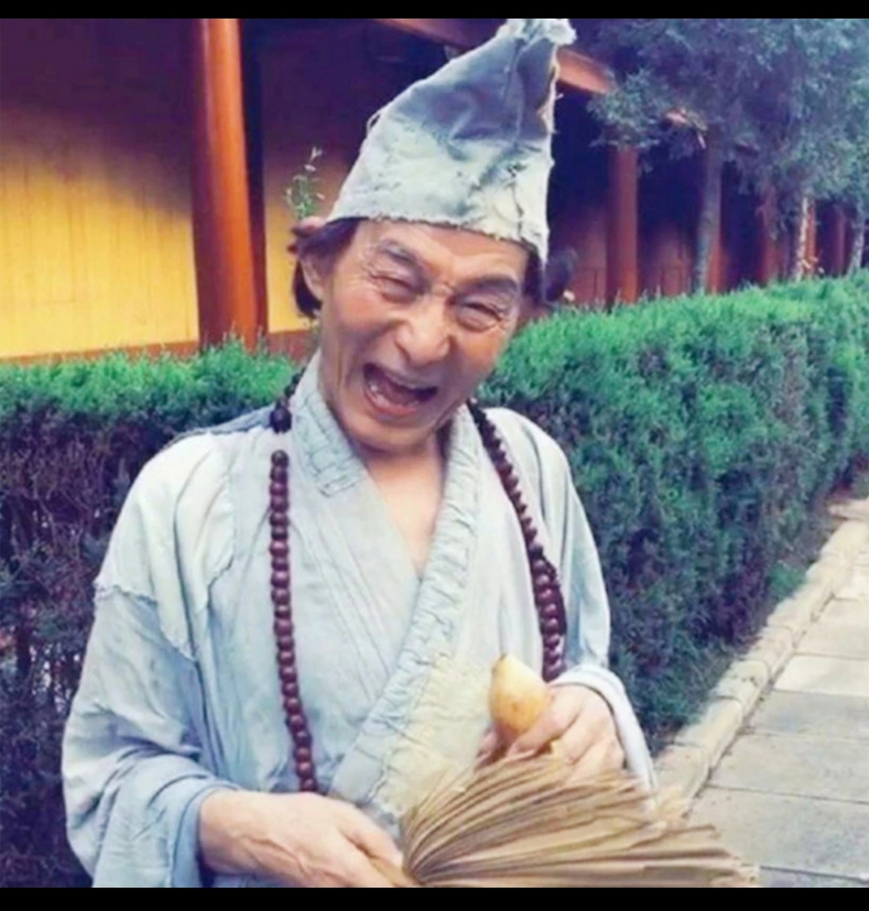 1984年,游本昌icon与徒弟严顺开icon都想要《济公icon》里面的济公一