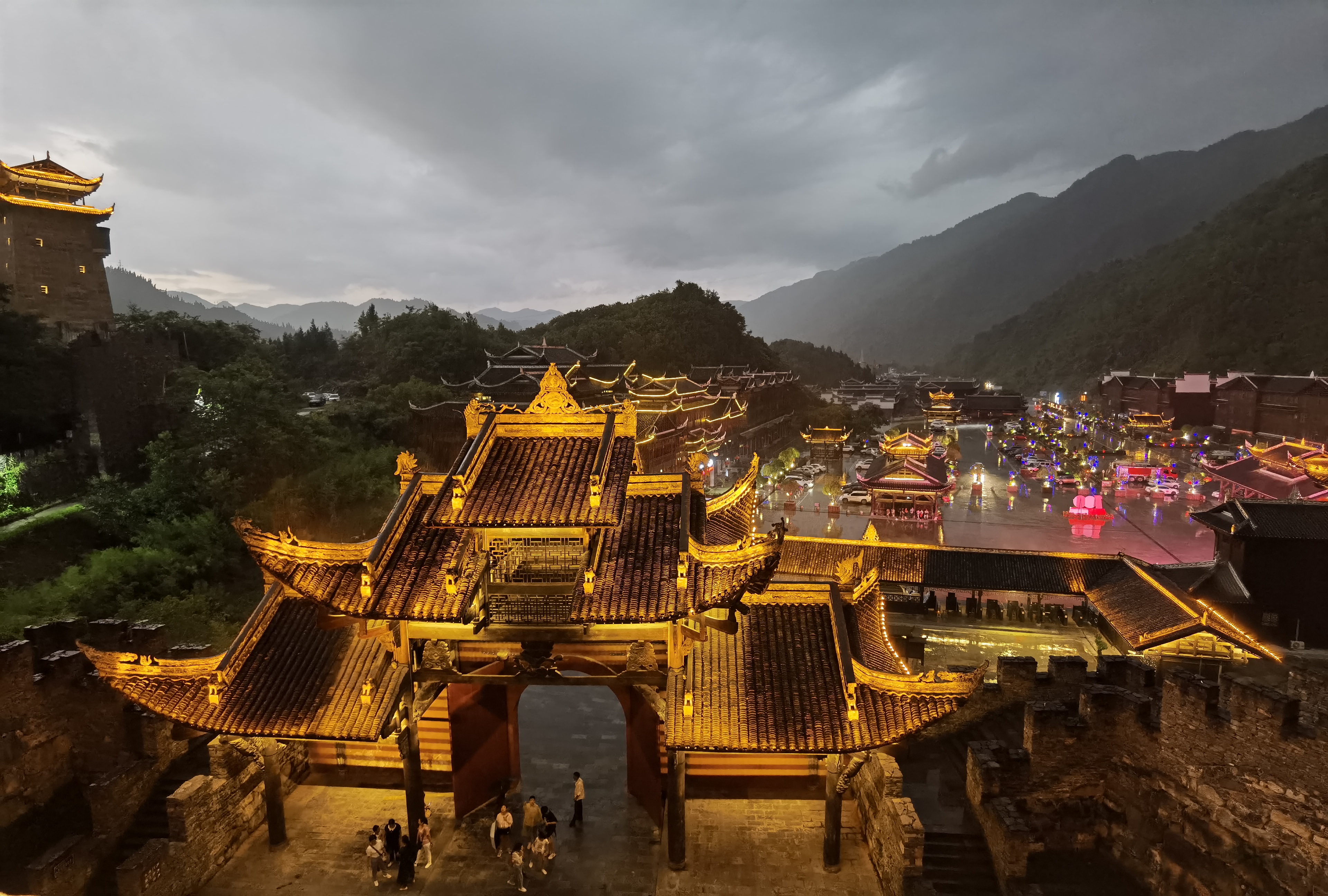 夜晚的彭水蚩尤九黎城,值得一去