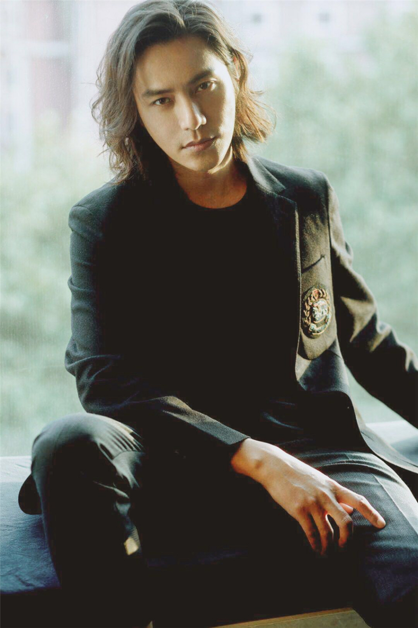 陈坤长发烫卷,简直太帅了,珍藏级别了