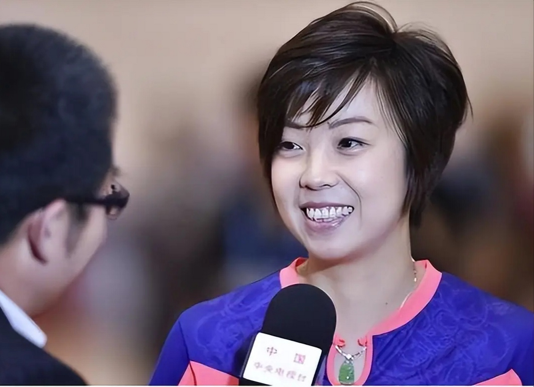 亿万富翁徐威,与袁立同居12年,后转身娶小20岁张怡宁 袁立曾与金融家