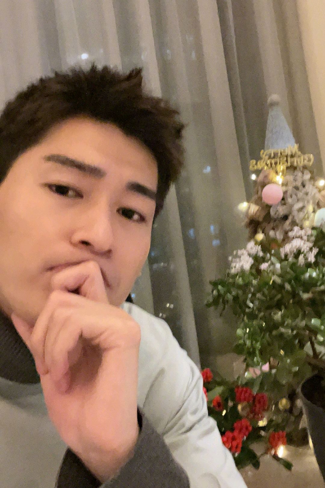 张翰自拍丑照被粉丝吐槽,因力挺杜淳评论区翻车,不顾粉丝感受?