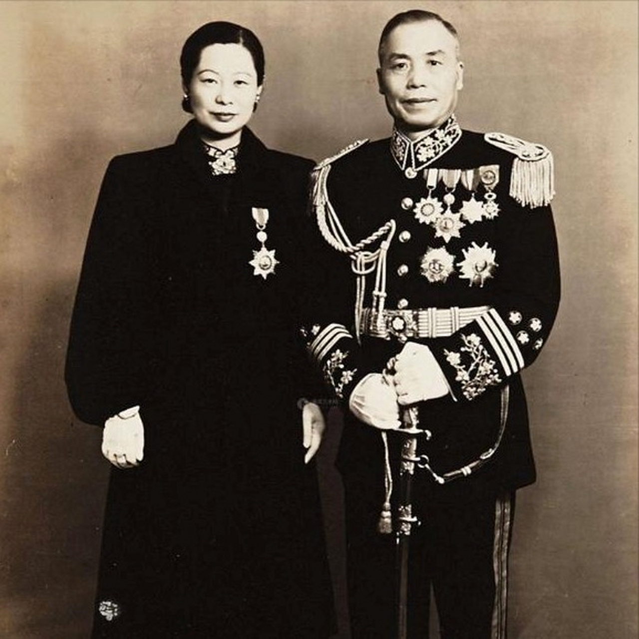 1966年,75岁的李宗仁迎娶26岁的胡友松.