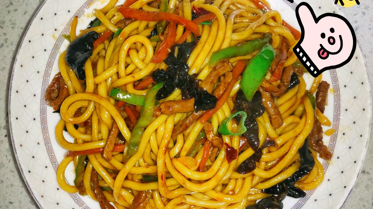 媳妇晚饭做了鱼香肉丝炒面,老公一盘没够吃,最后咋整了?