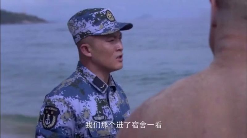 火蓝刀锋蒋小鱼和鲁炎刚来海训场就把老兵的奖杯摔了