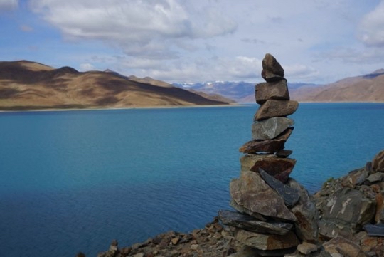 尊重文化与信仰:玛尼堆的重要性与保护