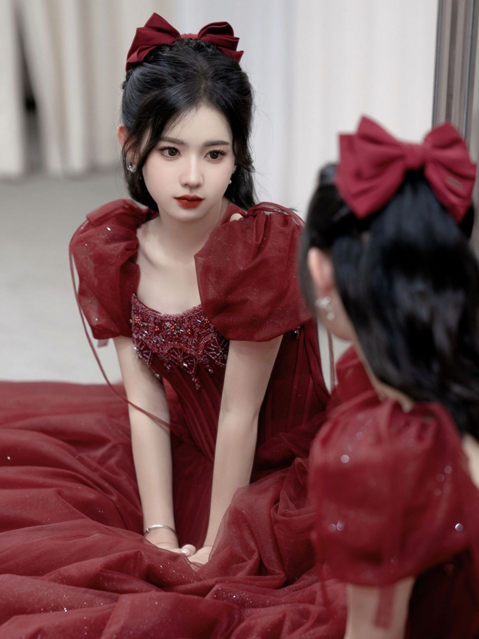 当甜美系小姐姐染上红妆～你还爱吗 这套妆造,小姐姐变成红色蔷薇 染