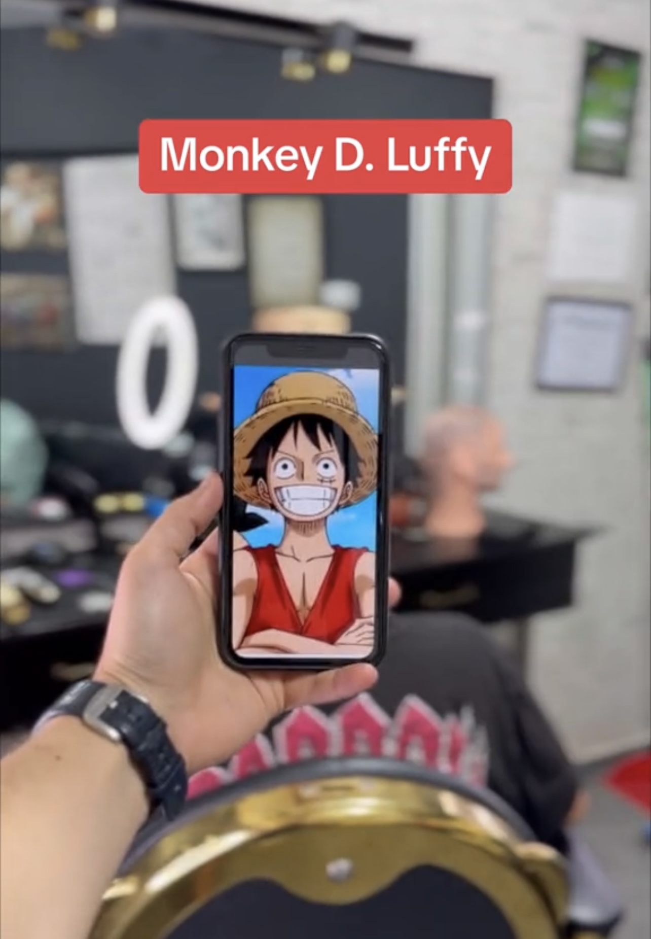 惊现海贼王路飞发型:理发师与顾客的创意合作