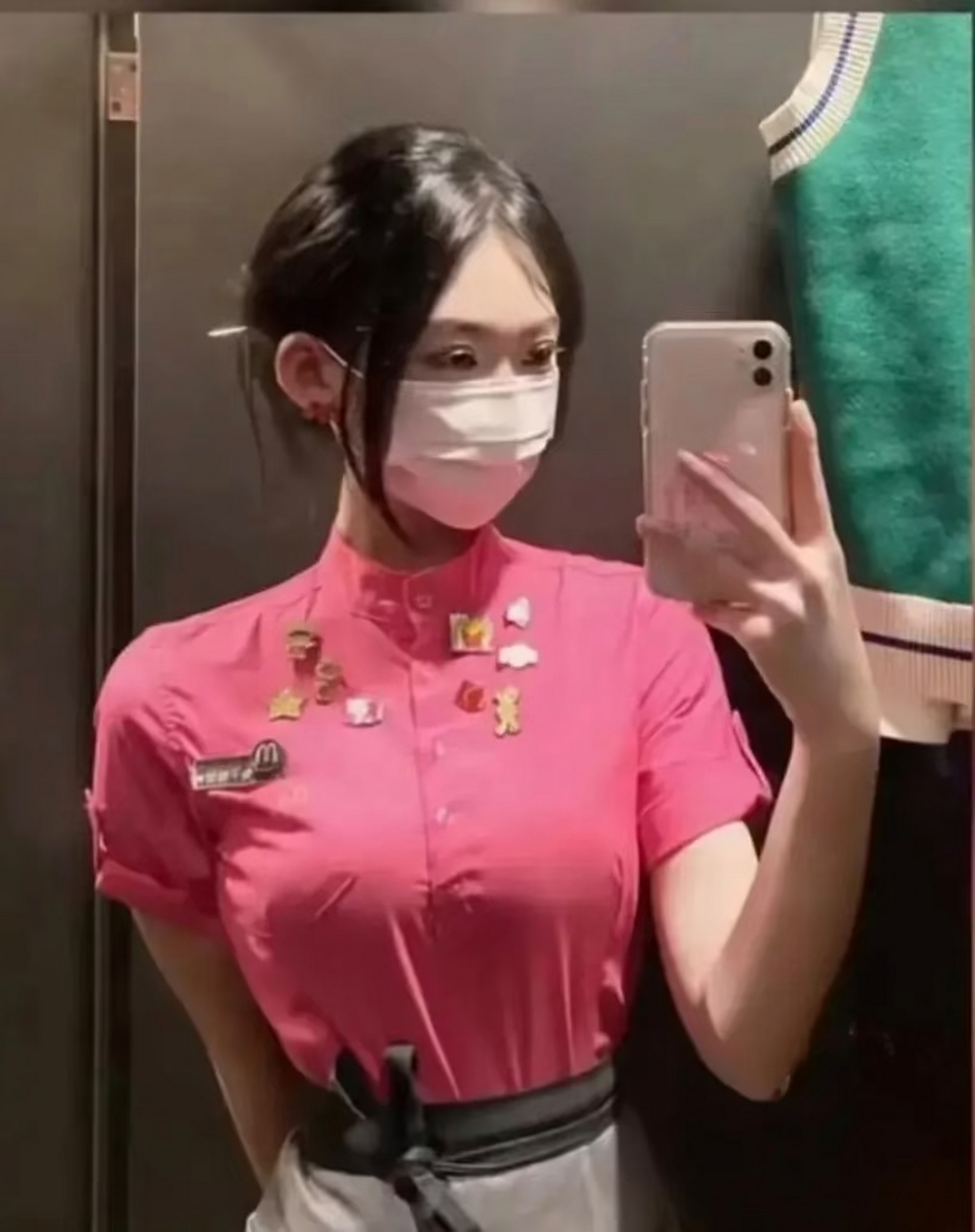 网恋对象让我给他发张照片,我应该发哪一张呢?