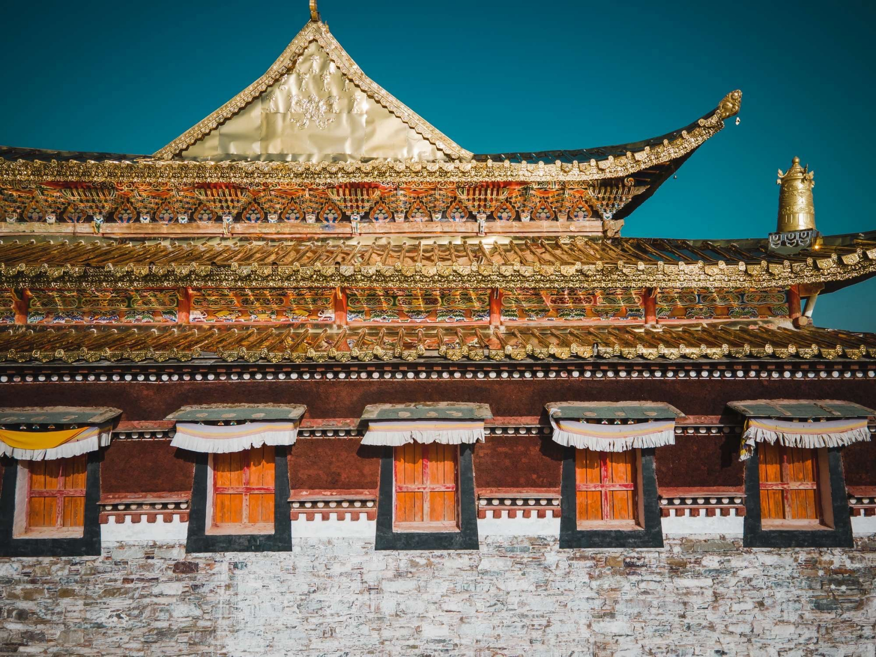 祁连草原上的静谧圣地,古朴迷人的阿柔大寺#旅行# #旅游