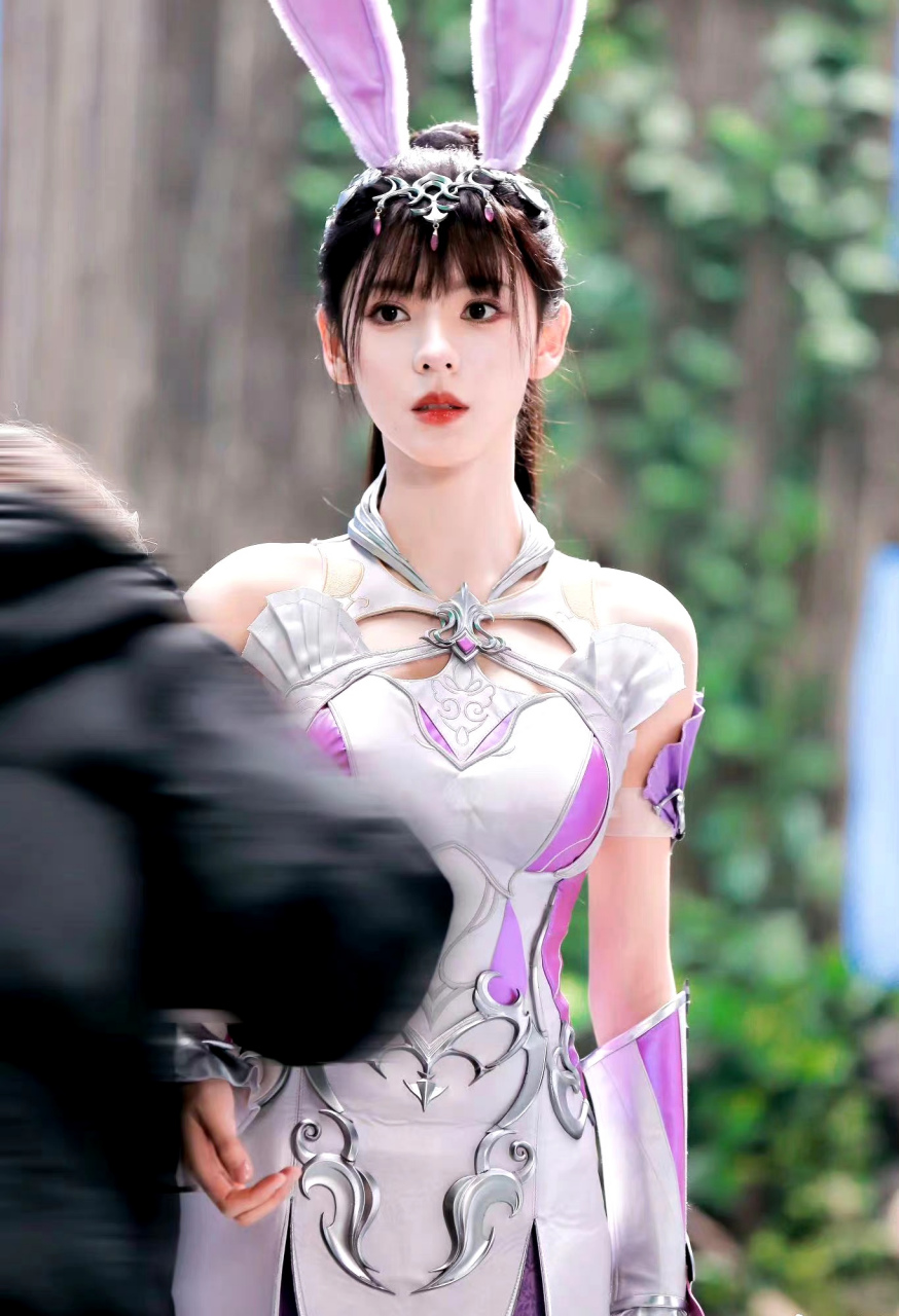 张予曦cos斗罗大陆小舞# 张予曦《斗罗大陆》小舞造型来了!