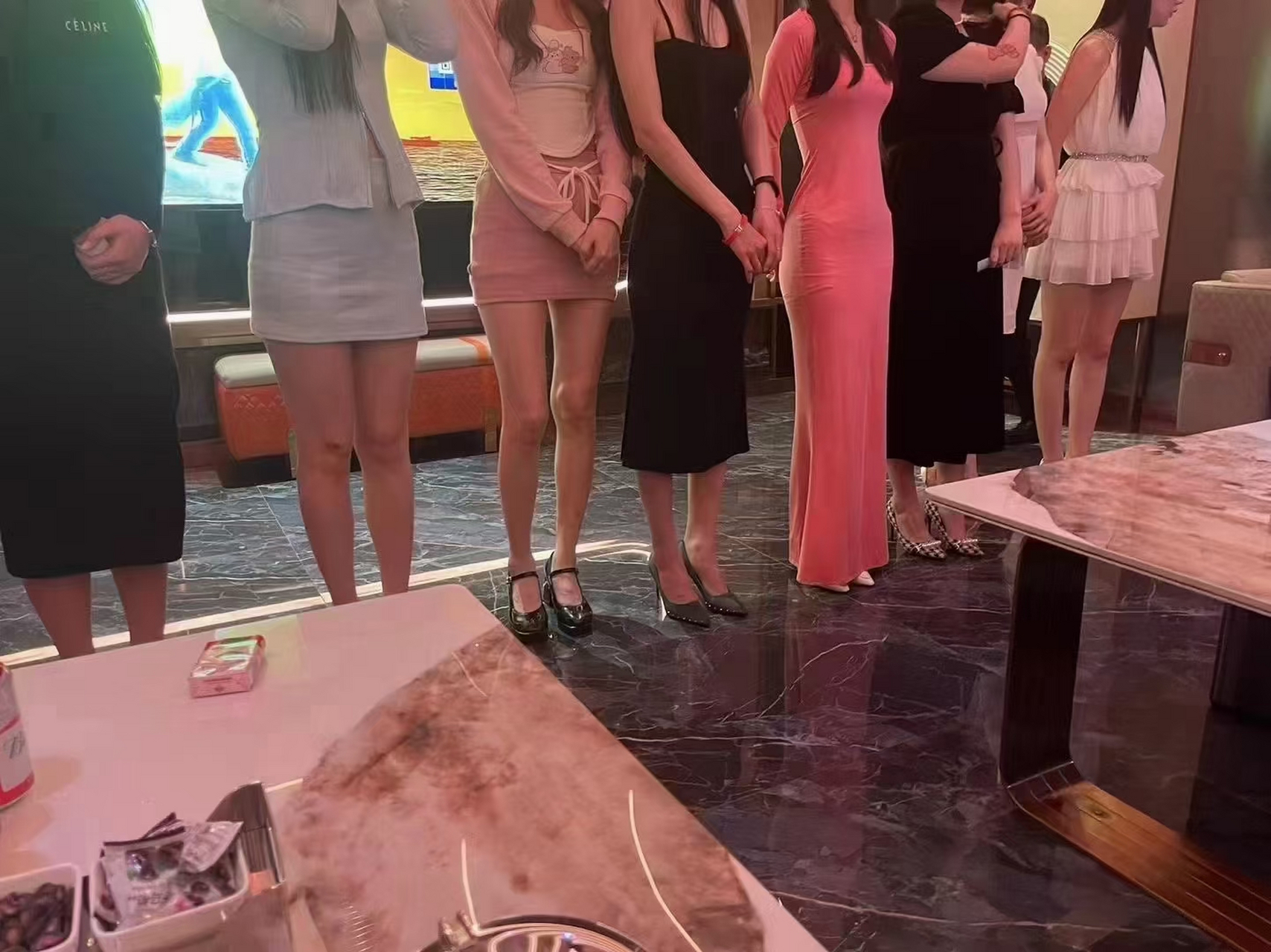 郑州哪个商务ktv陪唱多?郑州陪唱最多的的商务ktv点击主页联系我吧!