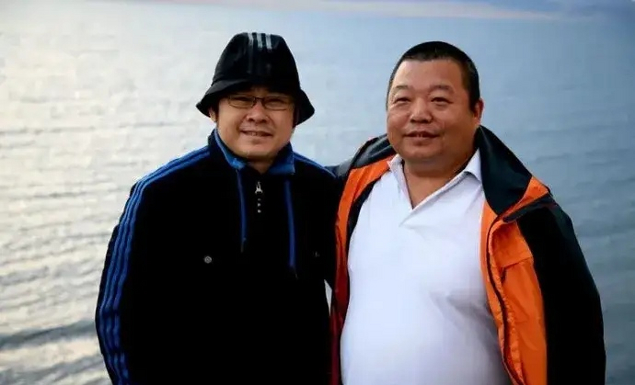 直到看到刀郎两次去探望臧天朔,才懂他为何会成为一个传奇.