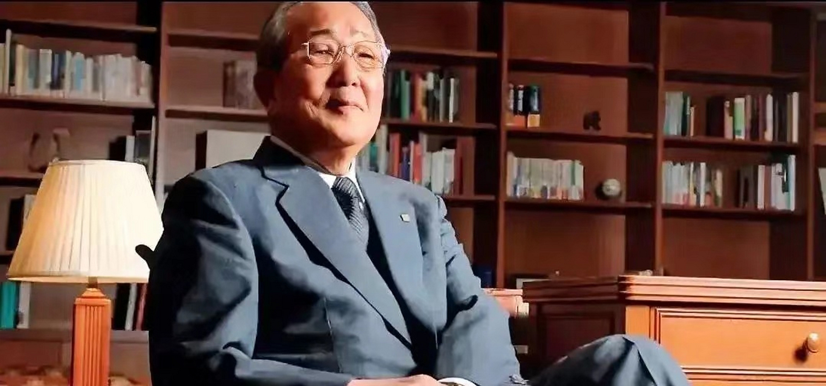 稻盛和夫:男人对女人最高级的爱,不是事事都顺着她,而是打开她的视野