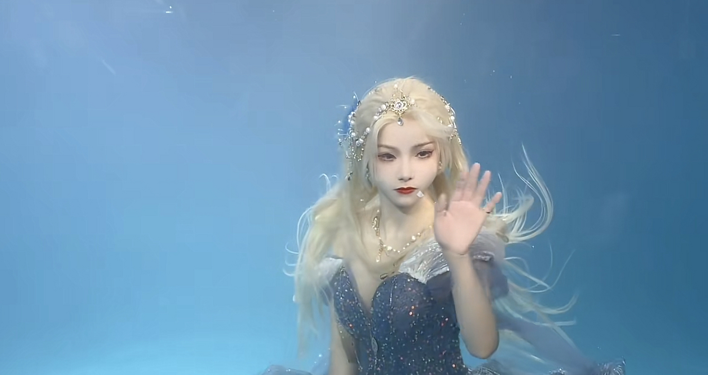 谢安然cos美人鱼效果真是绝了!