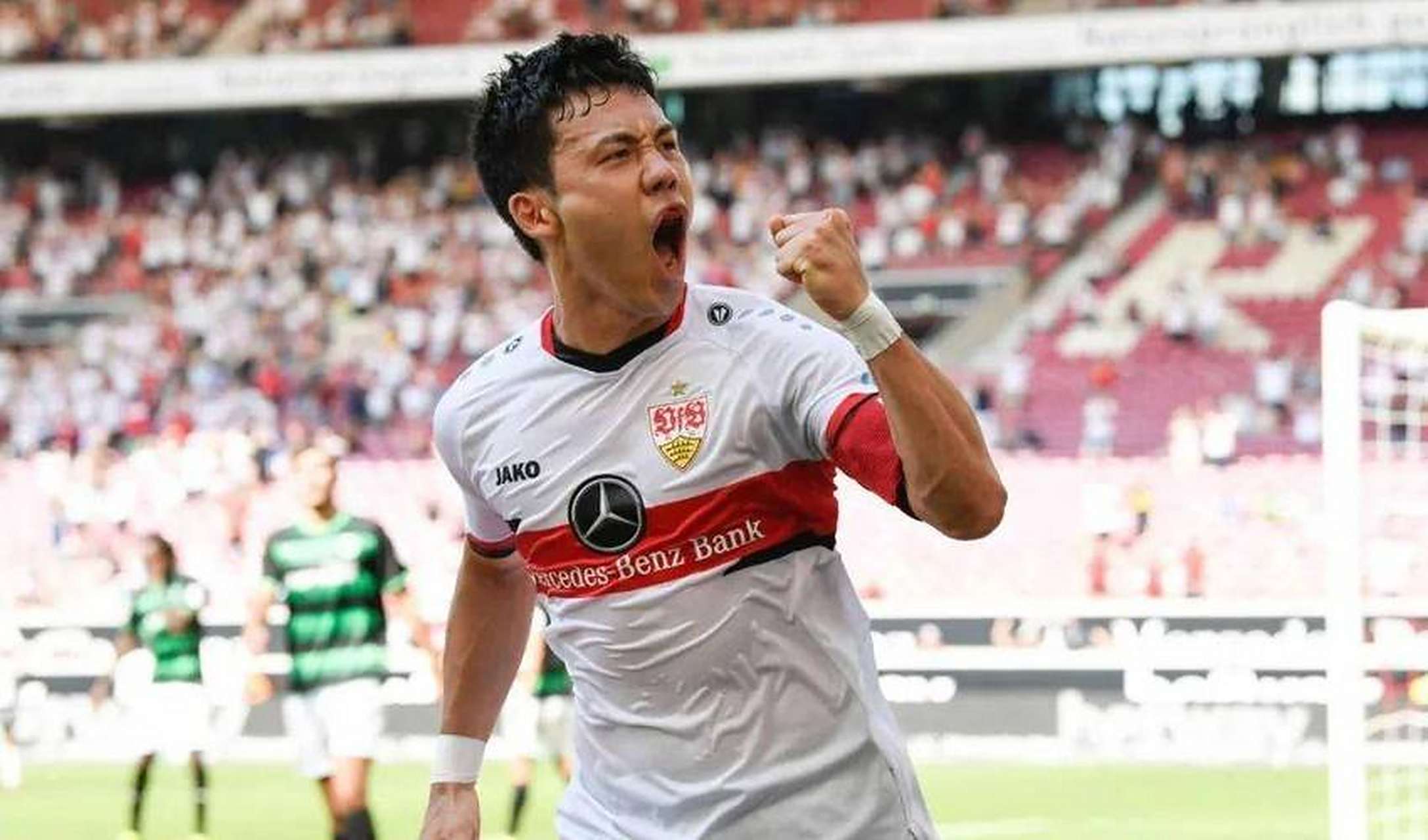 据利物浦官方消息:俱乐部签下30岁日本国脚后腰远藤航,新赛季他将身披