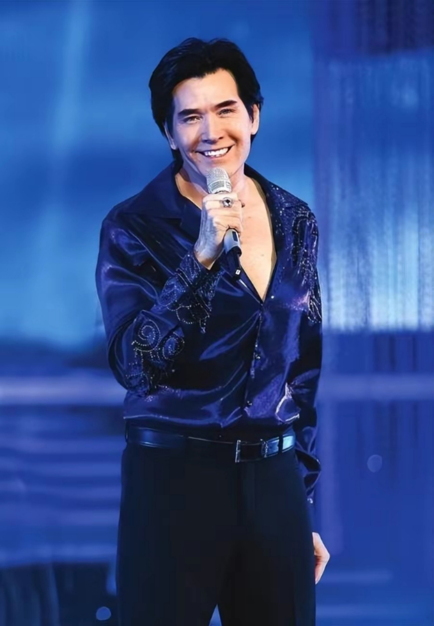 上世纪60年代,台北,费翔父亲费伟德,母亲毕丽娜,年轻时候的一张合影