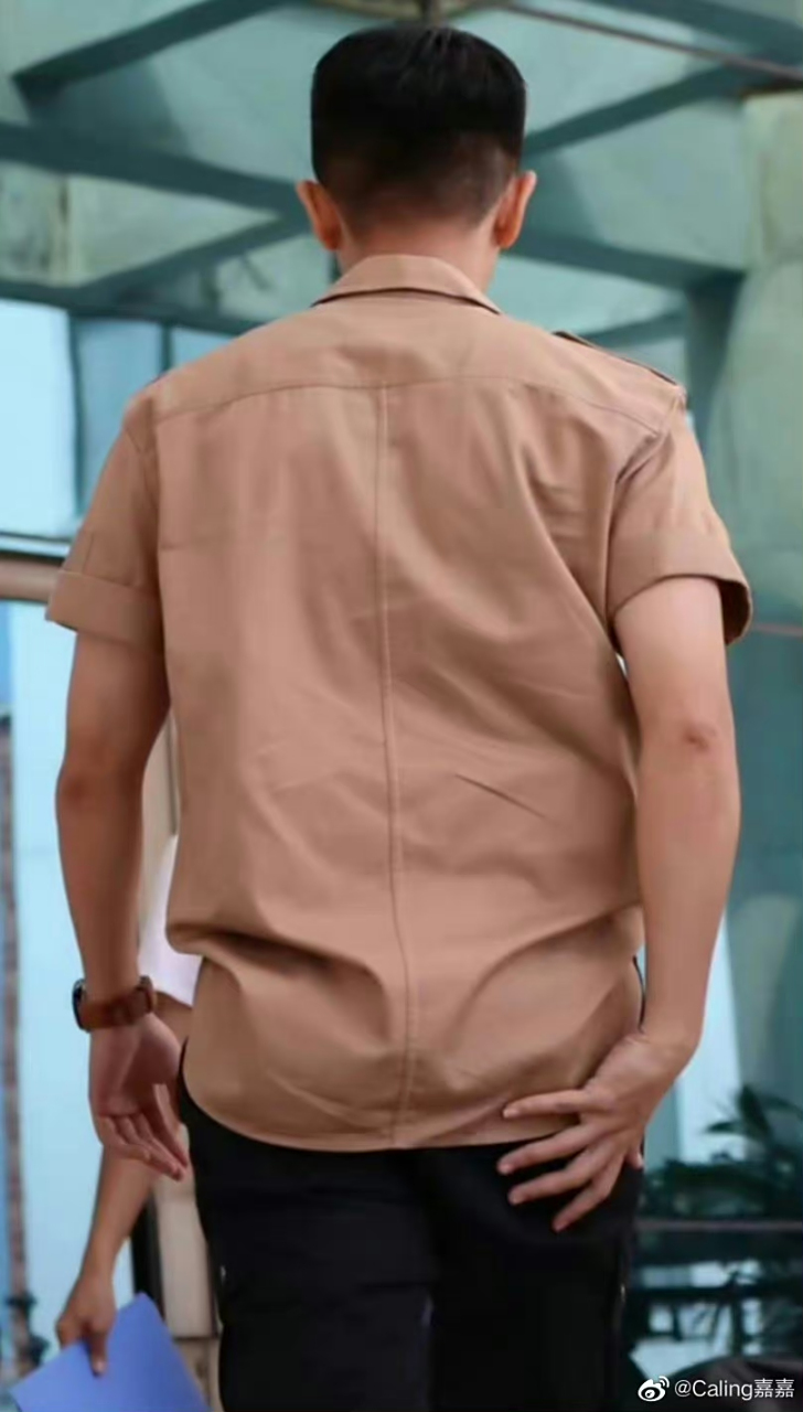 任嘉伦# 好有安全感的背影