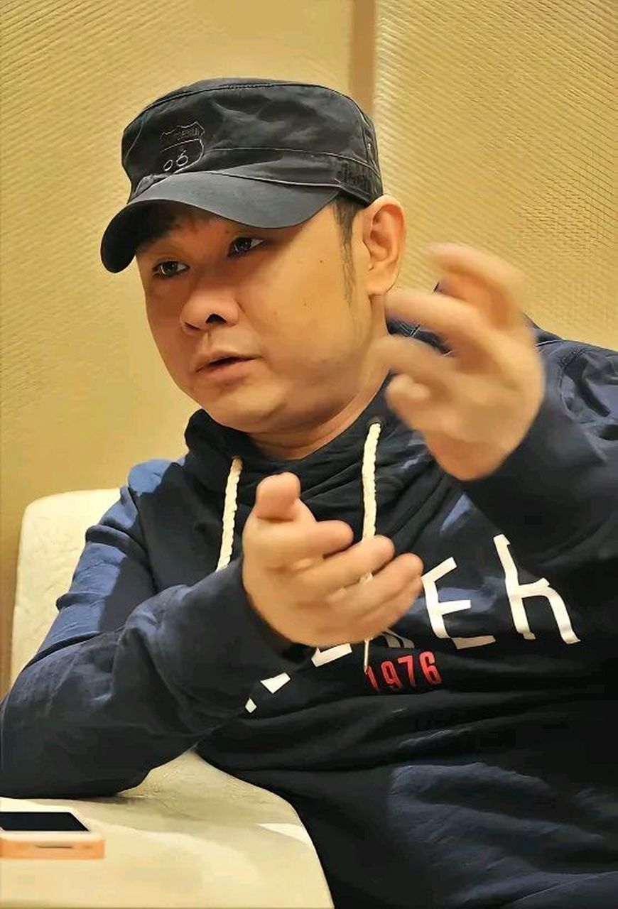 如今的刀郎就问你们四个服不服 2007年10月,中国音乐界经历了一场盛大