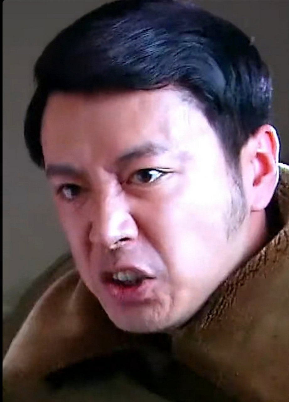 在谍战剧《渗透》中,曹炳琨饰演的齐公子令人印象深刻.