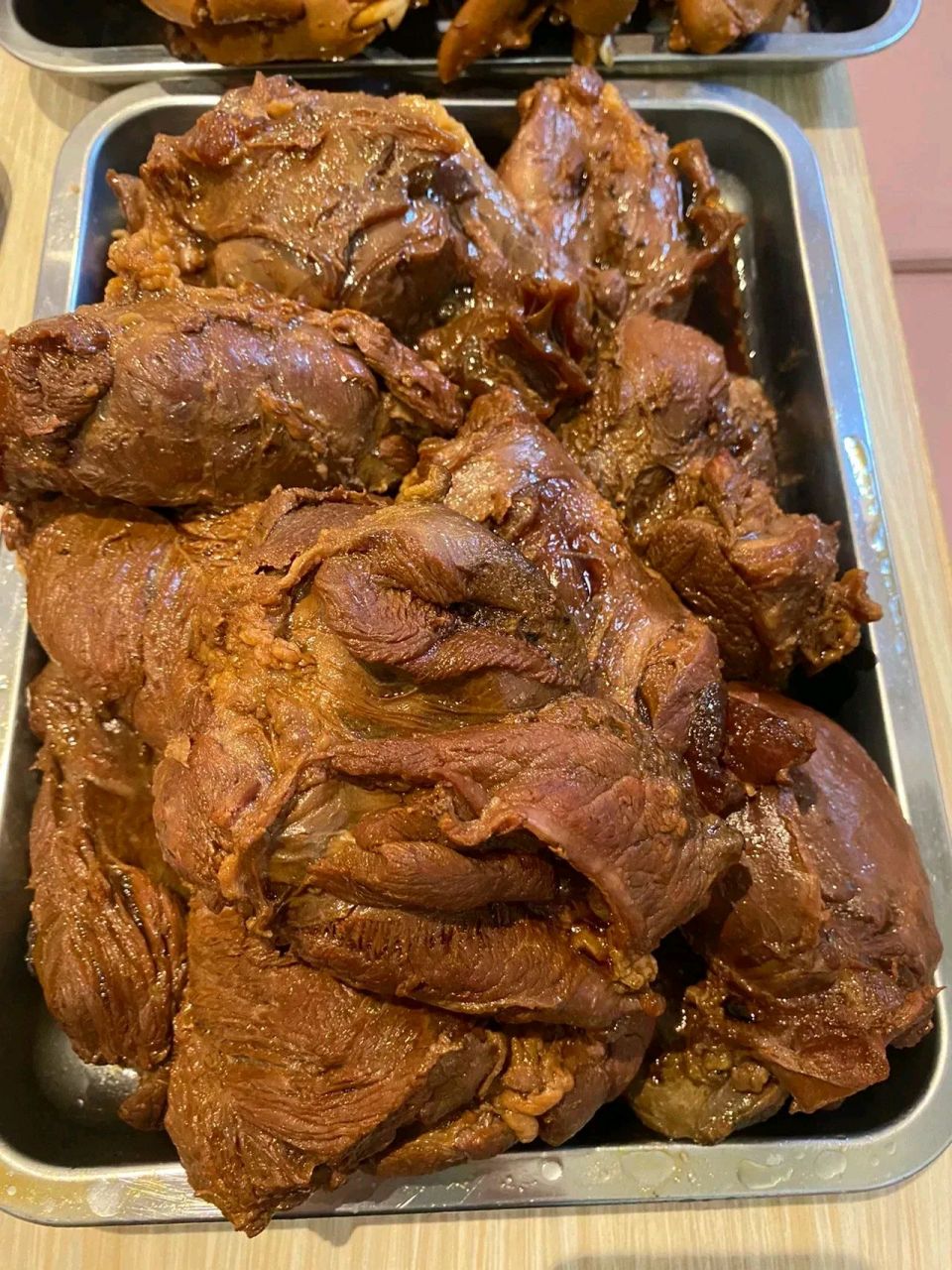 买回去家里人一起吃,不过被我阻止了,毕竟现在新鲜的生牛肉都是45一斤