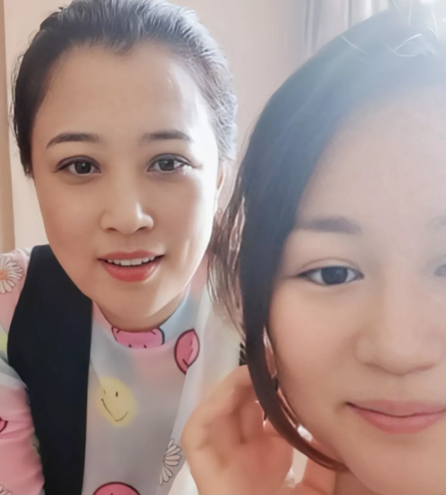 高秀敏女儿亮相直播间,曾出演过《刘老根2》
