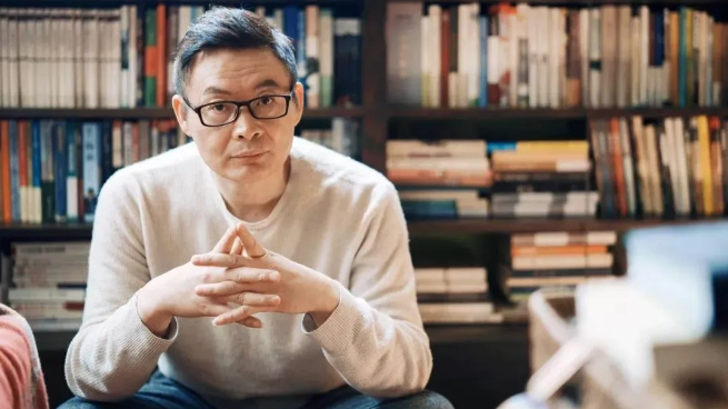 《朗读者》麦家致信国外留学的儿子:生命面前可理直气壮放下一切