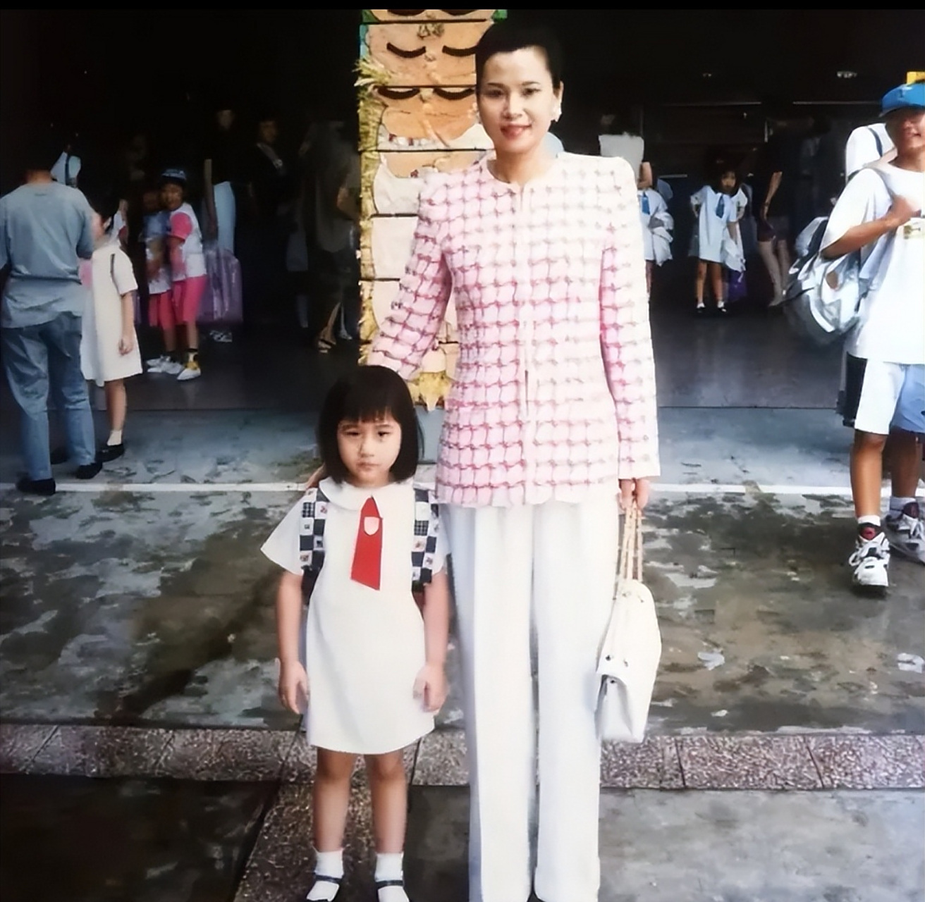 陈婉珍年轻时照片,那时的她还挺美