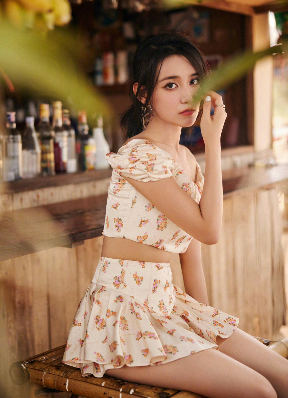 蒋依依灵动又漂亮,真的好喜欢[抱抱][抱抱]#养眼美女# #蒋依依