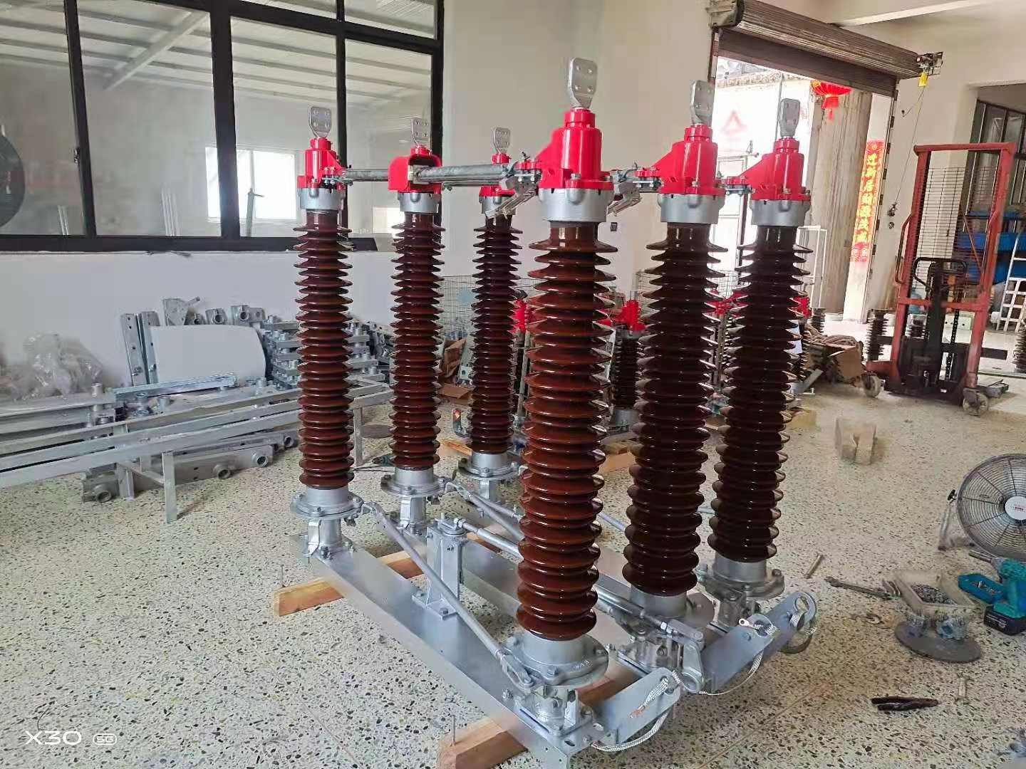 gw4-126/2000a戶外高壓隔離開關三相電動110kv