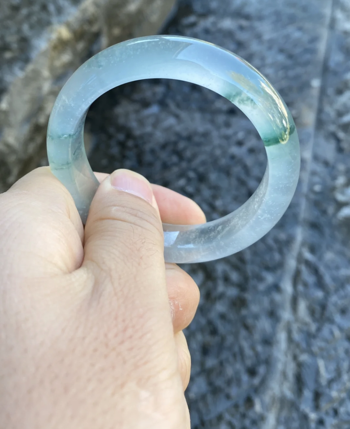 蓝水飘花翡翠手镯