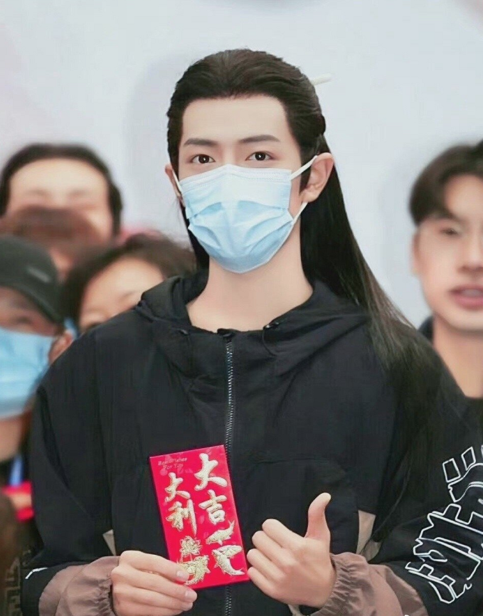 肖战《玉骨遥》定妆照和开工照来啦!大家感觉够不够仙?